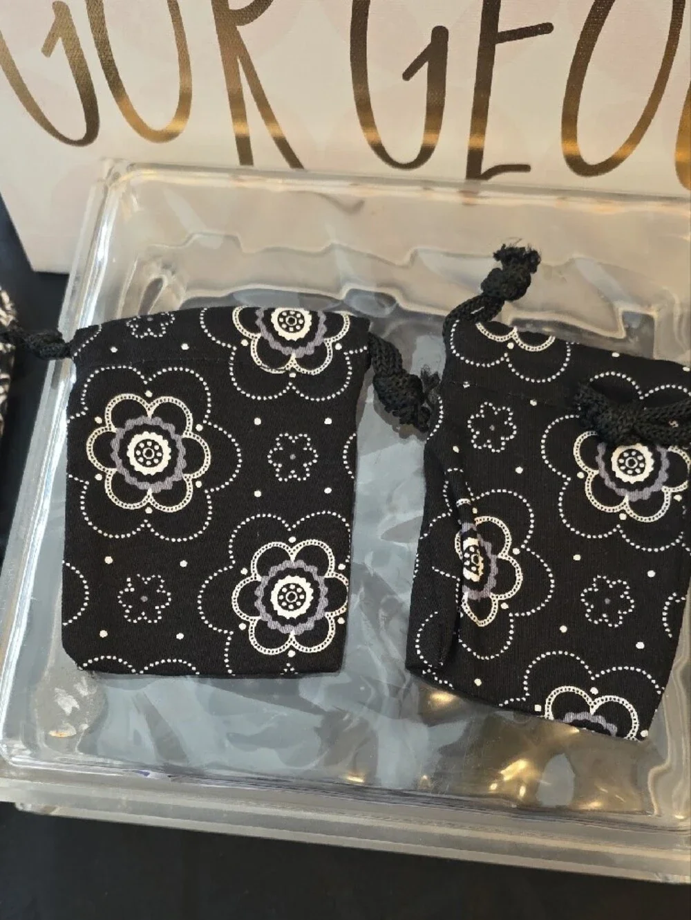 thirty-one Black & White Floral Jewelry Pouch with Teal 'Jewelry' Script